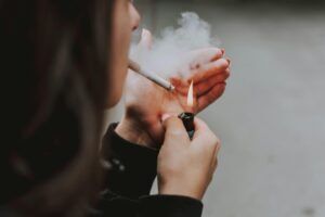 Pulmones en peligro: el cáncer avanza entre los jóvenes y el tabaco no es el único culpable AulaPlus Formación AulaPlus Formación Pulmones en peligro: el cáncer avanza entre los jóvenes y el tabaco no es el único culpable