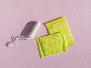 Alerta sanitaria: Un estudio revela plastificantes tóxicos en compresas y tampones de uso común AulaPlus Formación AulaPlus Formación Alerta sanitaria: Un estudio revela plastificantes tóxicos en compresas y tampones de uso común